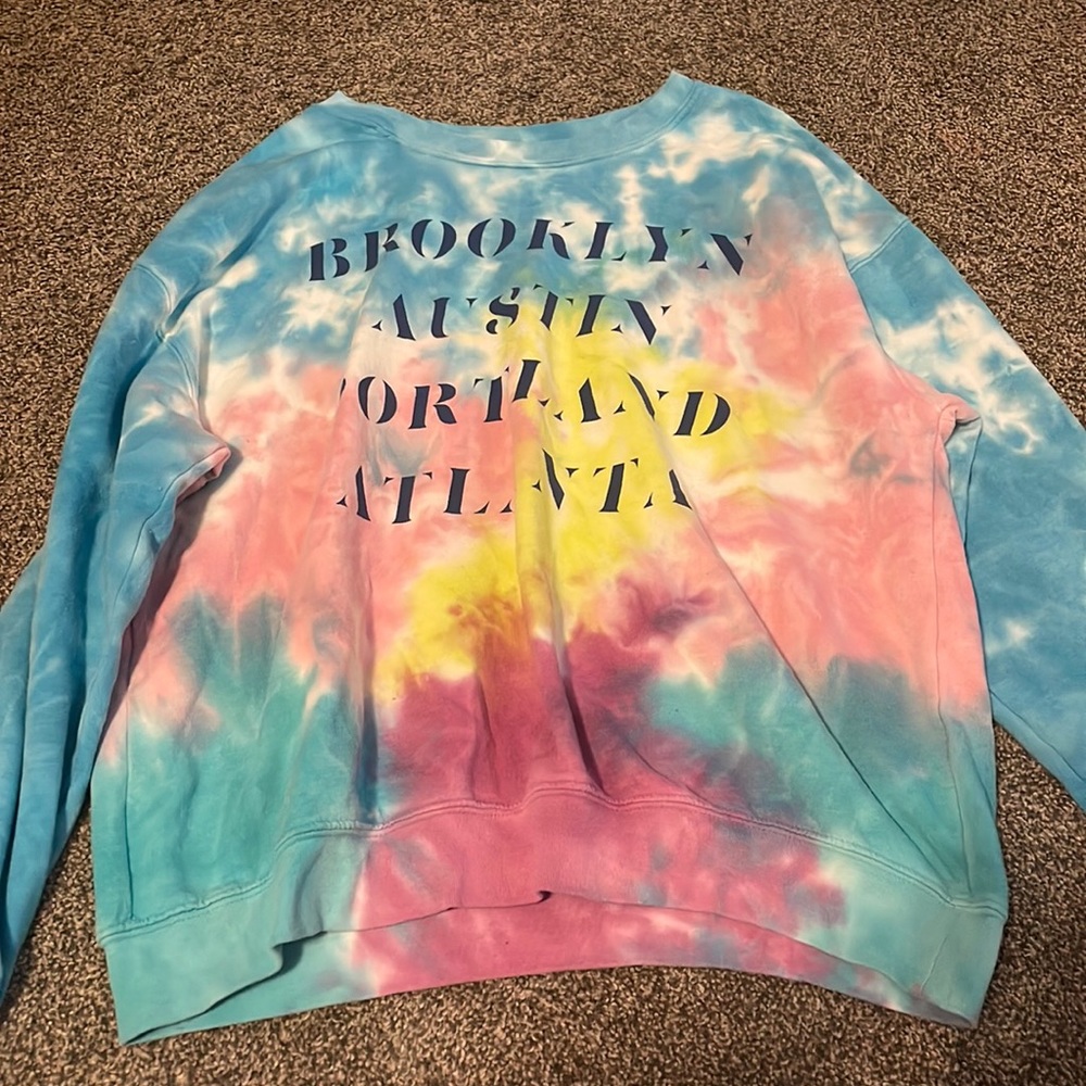 Sweatshirt